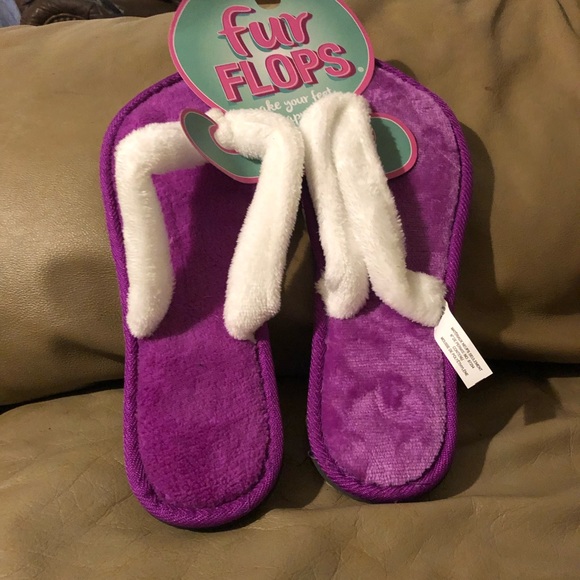 8 pairs of size 7 slippers - Picture 4 of 8